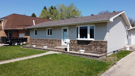 814 23rd Avenue S Moorhead MN 56560