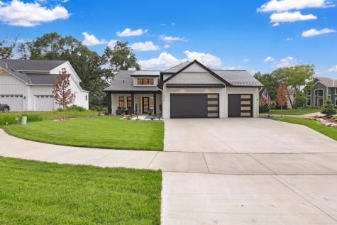 4951 Parkside Circle Eagan MN 55123