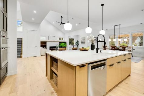 4951 Parkside Circle Eagan MN 55123