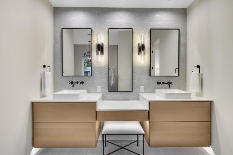 4951 Parkside Circle Eagan MN 55123