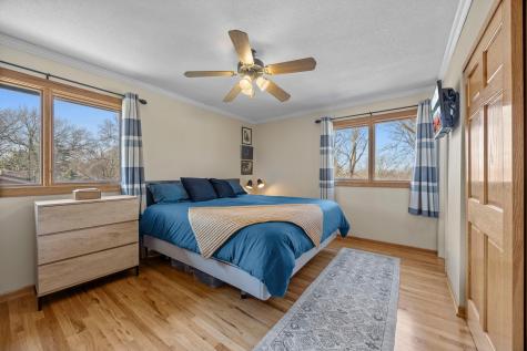 604 Thoreau Drive Burnsville MN 55337