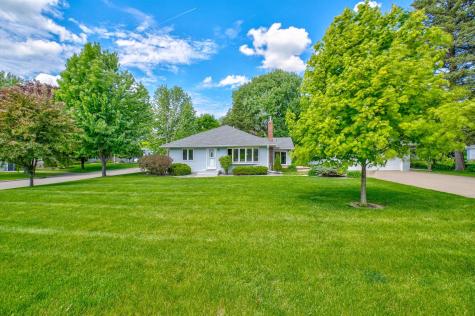 2201 Roselawn Avenue W Roseville MN 55113