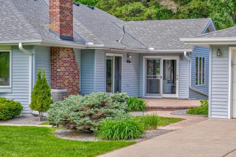 2201 Roselawn Avenue W Roseville MN 55113