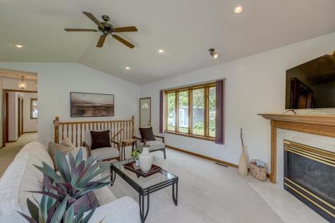 2201 Roselawn Avenue W Roseville MN 55113
