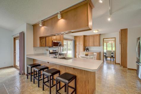 2201 Roselawn Avenue W Roseville MN 55113