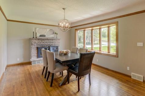 2201 Roselawn Avenue W Roseville MN 55113