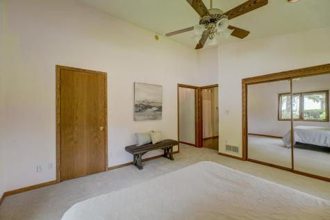 2201 Roselawn Avenue W Roseville MN 55113