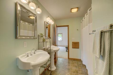 2201 Roselawn Avenue W Roseville MN 55113