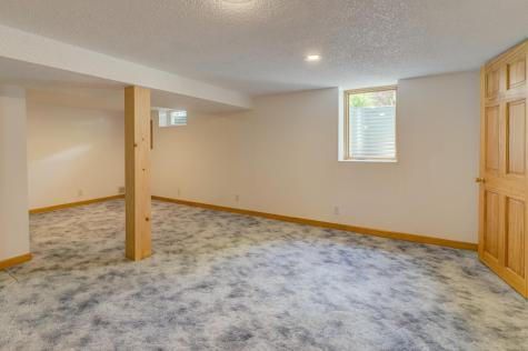 2201 Roselawn Avenue W Roseville MN 55113