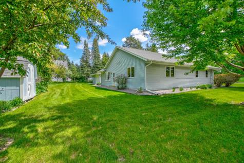 2201 Roselawn Avenue W Roseville MN 55113