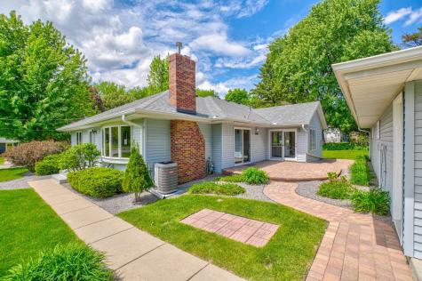 2201 Roselawn Avenue W Roseville MN 55113