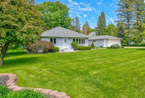 2201 Roselawn Avenue W Roseville MN 55113