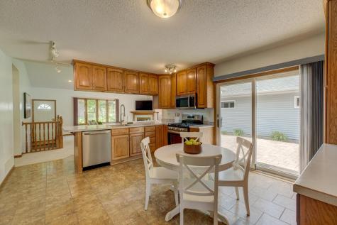 2201 Roselawn Avenue W Roseville MN 55113