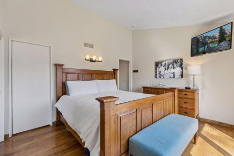 12 S Long Lake Trail North Oaks MN 55127