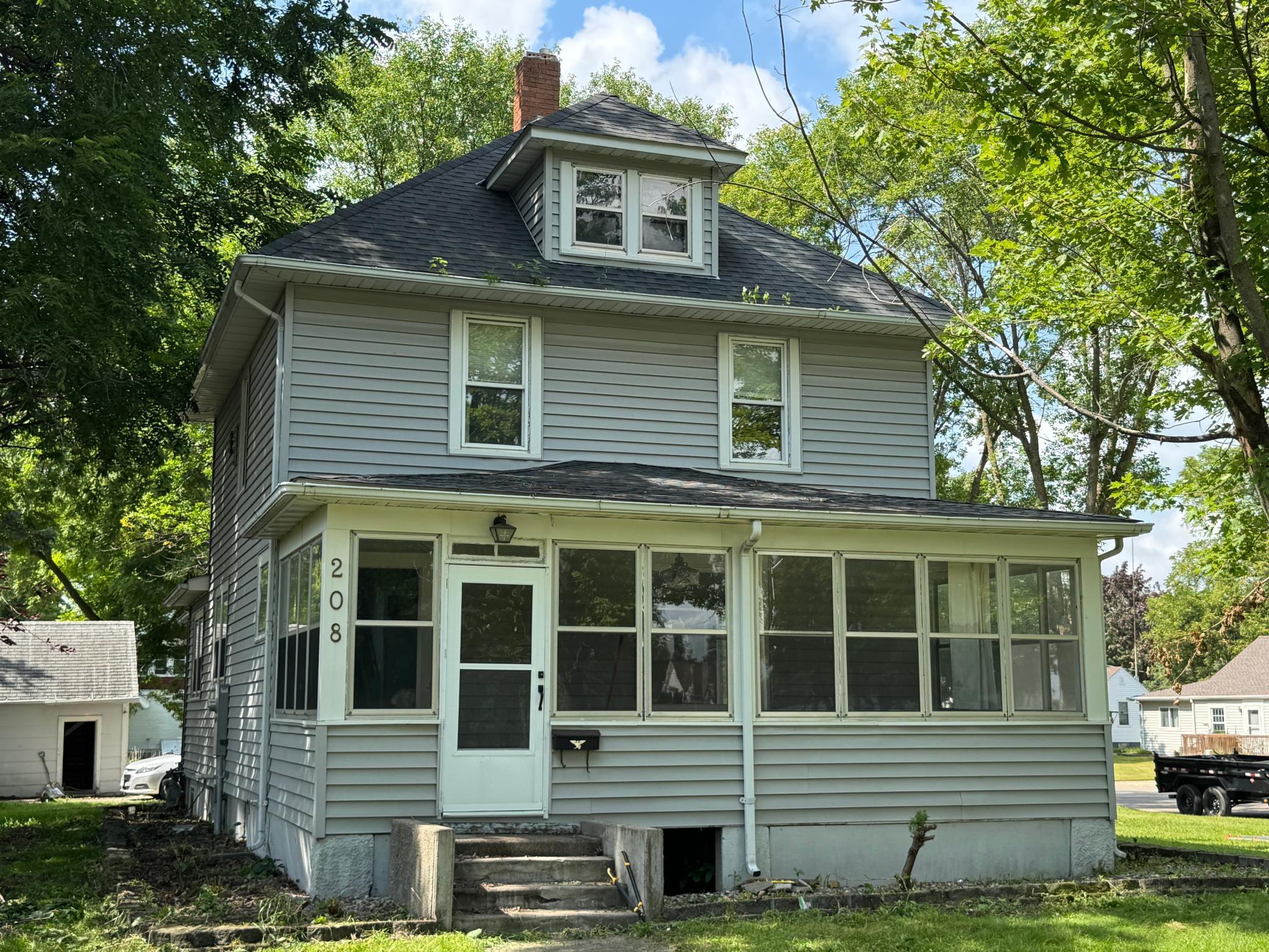 208 N 7th Street Olivia MN 56277