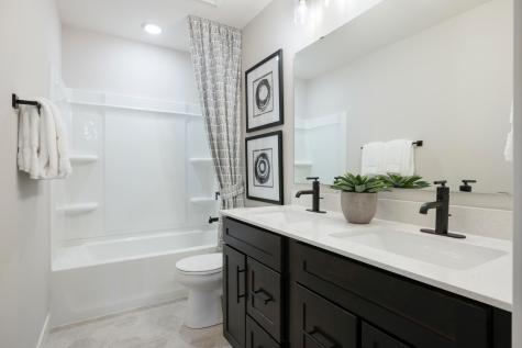 1589 Norbert Lane Shakopee MN 55379