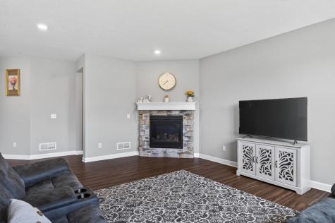 1559 Edgebrook Lane Carver MN 55315