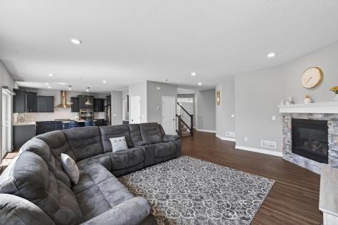 1559 Edgebrook Lane Carver MN 55315