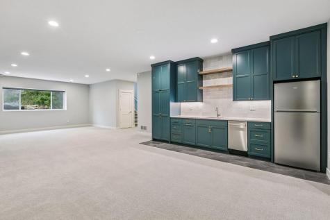 13222 Dahlgren Road Minnetonka MN 55305