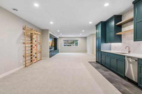 13222 Dahlgren Road Minnetonka MN 55305