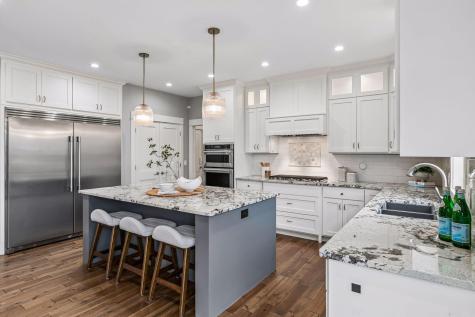 13222 Dahlgren Road Minnetonka MN 55305
