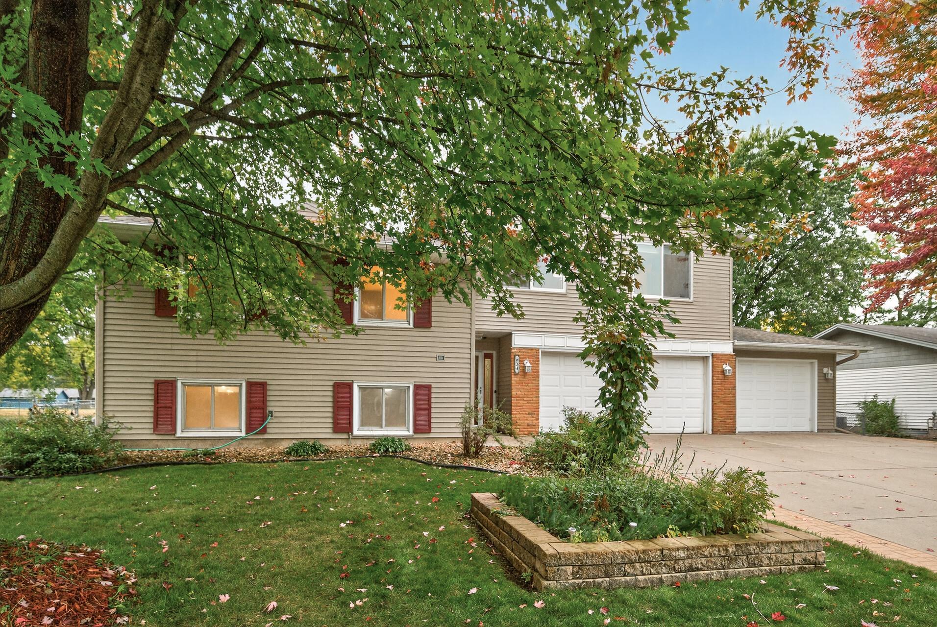 834 Fireside Drive Apple Valley MN 55124