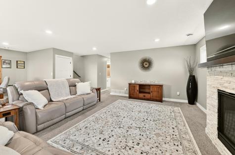 5443 Ridgeview Drive NW Rochester MN 55901