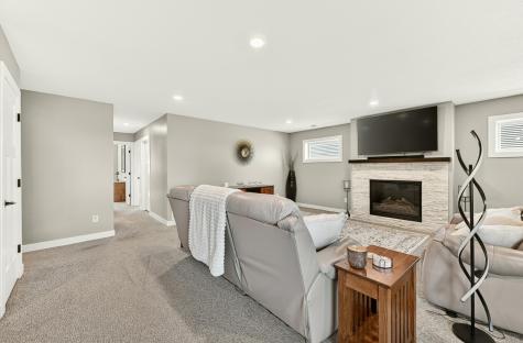 5443 Ridgeview Drive NW Rochester MN 55901