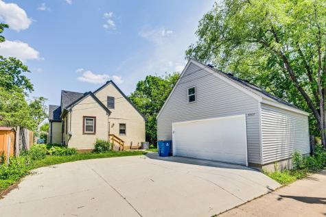 3807 Hubbard Avenue N Robbinsdale MN 55422