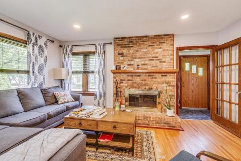 3807 Hubbard Avenue N Robbinsdale MN 55422