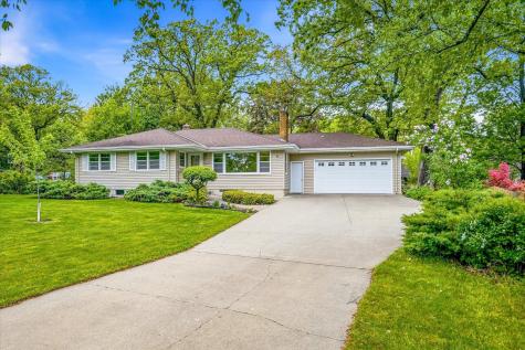 1638 Glenview Court Arden Hills MN 55112