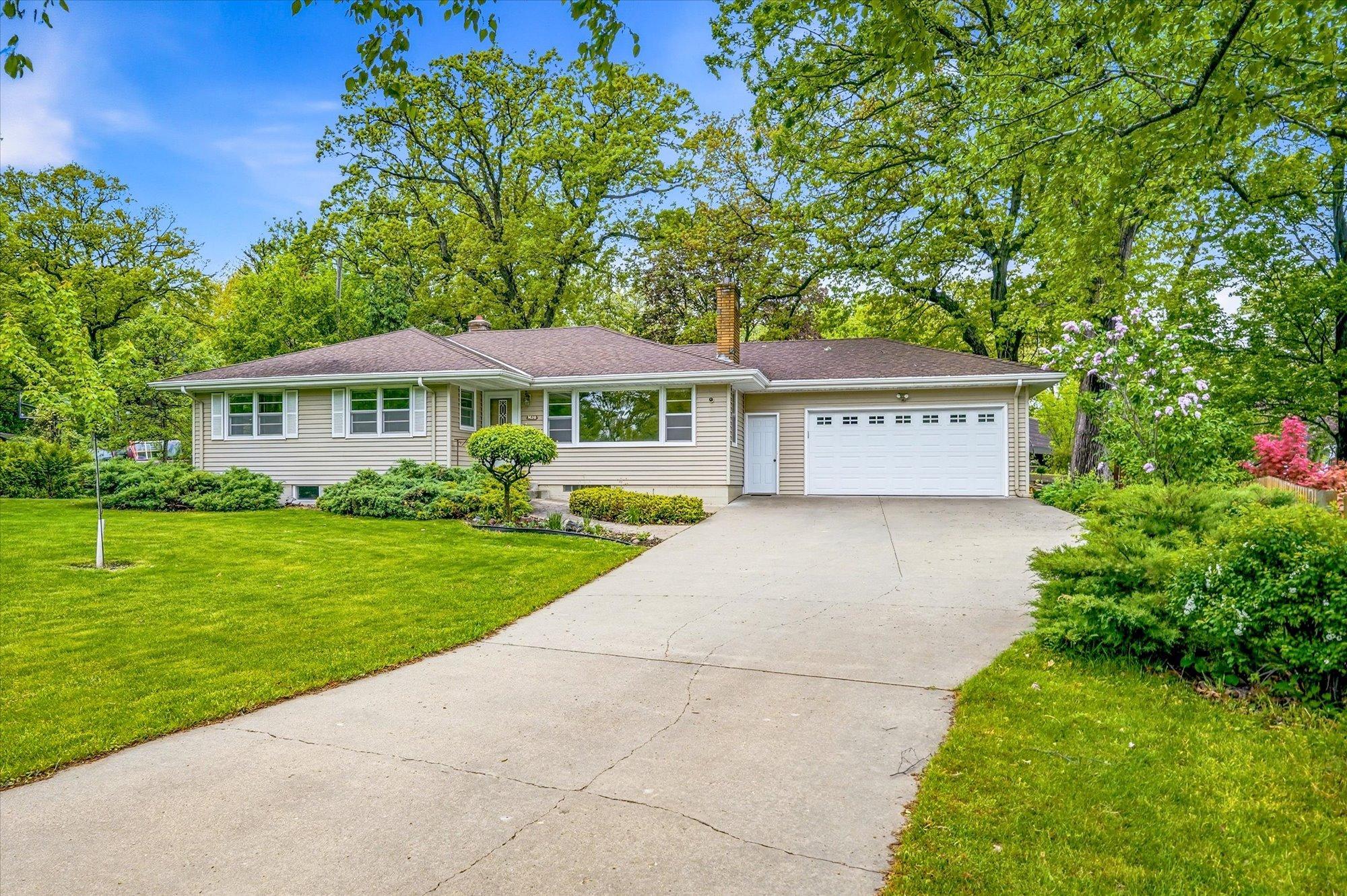 1638 Glenview Court Arden Hills MN 55112
