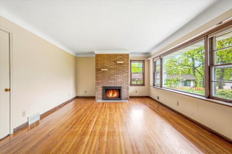 1638 Glenview Court Arden Hills MN 55112