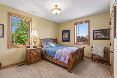 4854 Linden Trail N Lake Elmo MN 55042