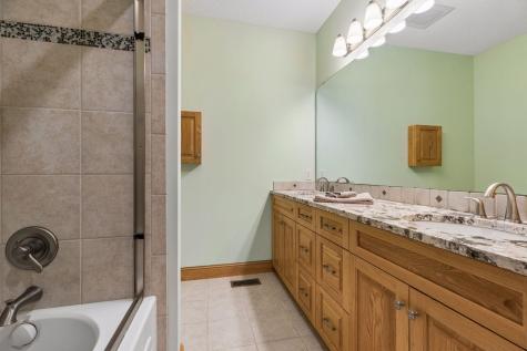 4854 Linden Trail N Lake Elmo MN 55042