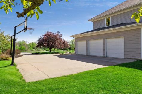 4854 Linden Trail N Lake Elmo MN 55042