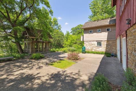 4854 Linden Trail N Lake Elmo MN 55042