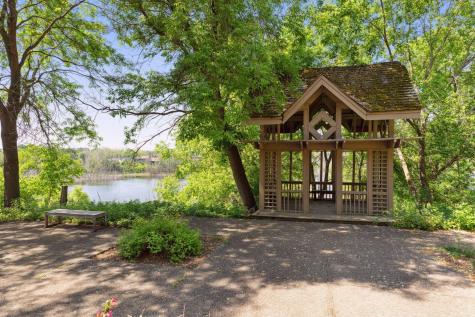 4854 Linden Trail N Lake Elmo MN 55042