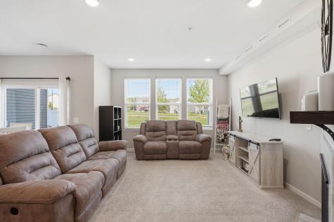 9648 4th Street N Lake Elmo MN 55042