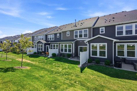 9648 4th Street N Lake Elmo MN 55042