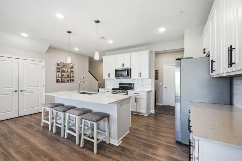 9648 4th Street N Lake Elmo MN 55042