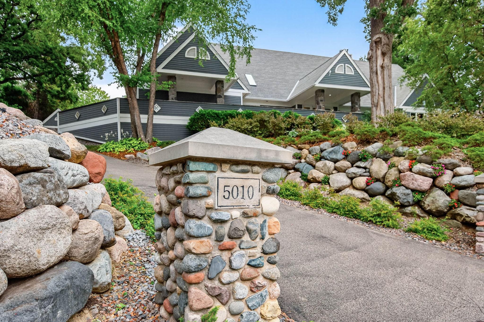 5010 Nob Hill Drive Edina MN 55439
