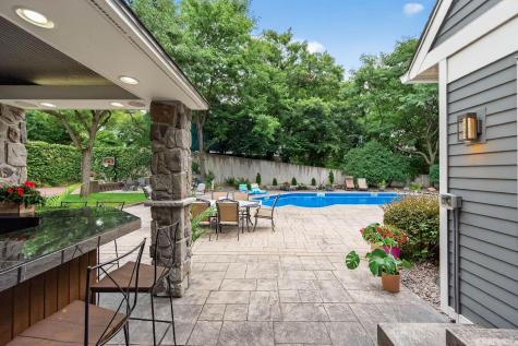 5010 Nob Hill Drive Edina MN 55439