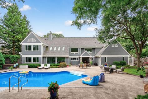 5010 Nob Hill Drive Edina MN 55439