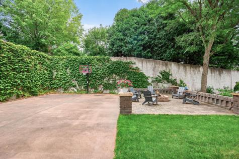 5010 Nob Hill Drive Edina MN 55439