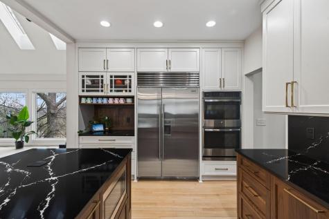 5010 Nob Hill Drive Edina MN 55439