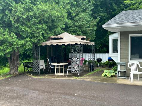 240 N State Road 35 Alma WI 54610