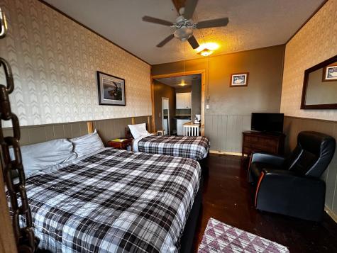 240 N State Road 35 Alma WI 54610