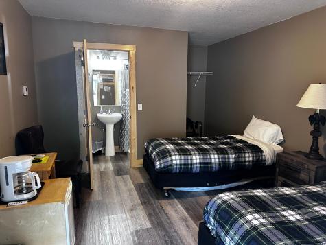 240 N State Road 35 Alma WI 54610