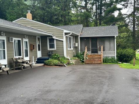 240 N State Road 35 Alma WI 54610